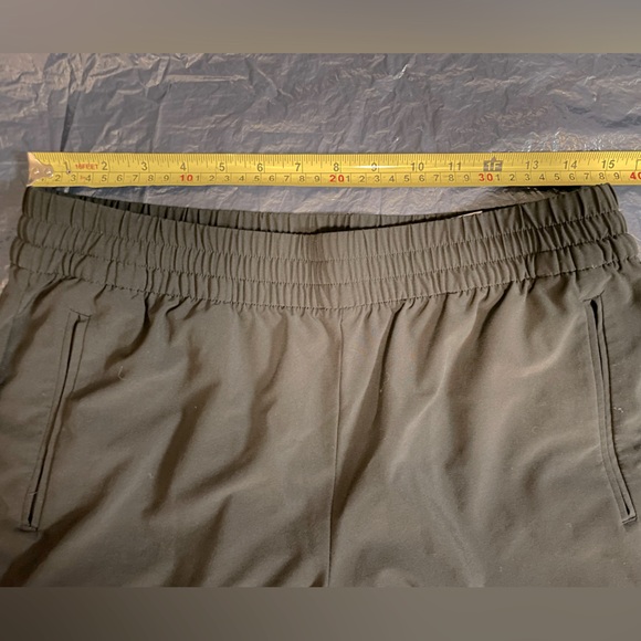 Banana Republic air stretch joggers - Picture 9 of 10